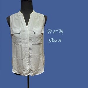H & M SIZE 8 SLEEVELESS BUTTON UP TOP VERY GENTLY WORN